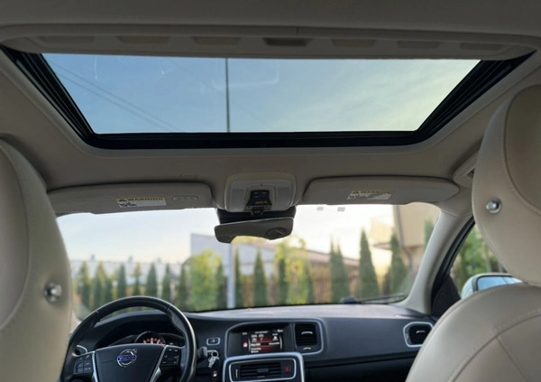 Volvo S60 cena 62000 przebieg: 177235, rok produkcji 2017 z Syców małe 407